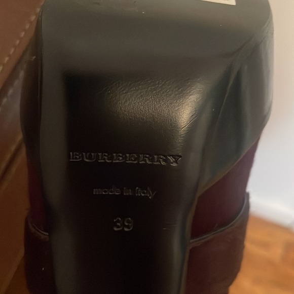 Chestnut Burberry heels. Never worn - Picture 3 of 4